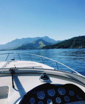 Barco para alugar no paraíso de Angra dos Reis